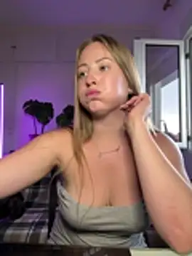 AlisaWhite webcam