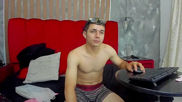 ZoeANDAlex_ webcam