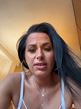 Hotmomcheckk_ webcam