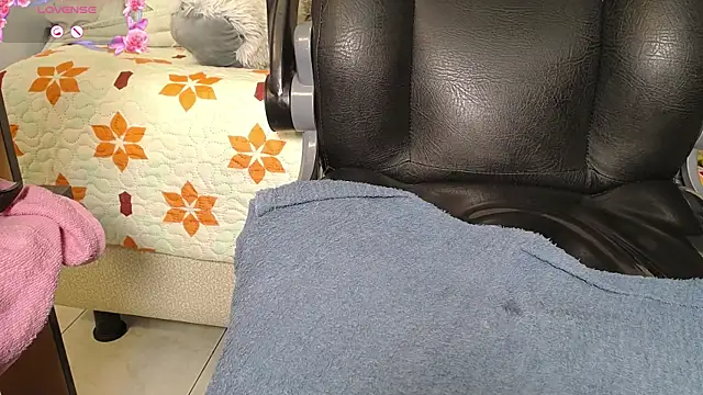 shantala_krisha webcam