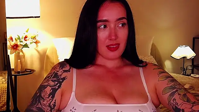 KimKhallifa webcam
