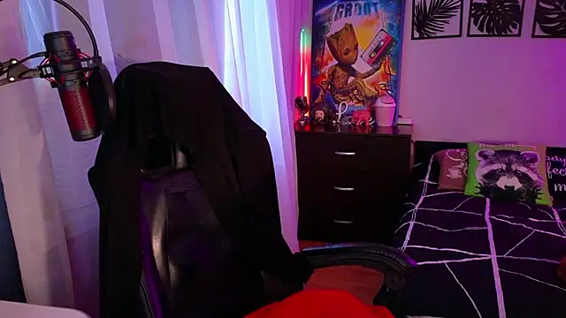 LadyLLS webcam