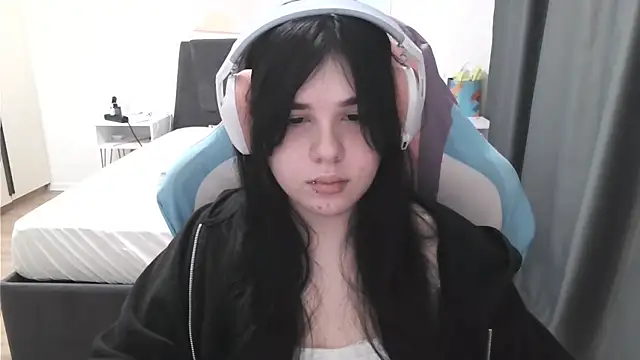LunarMia webcam