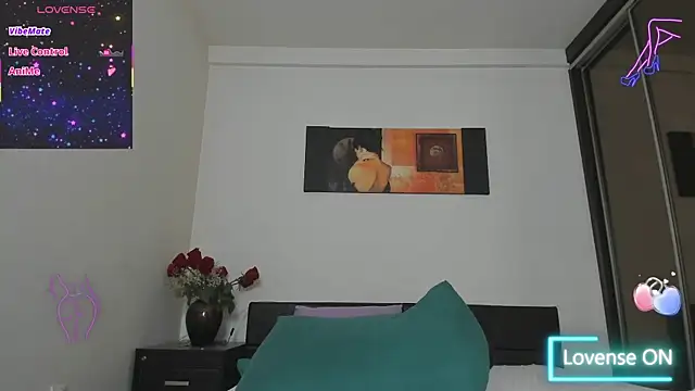 GoldenLunaa webcam