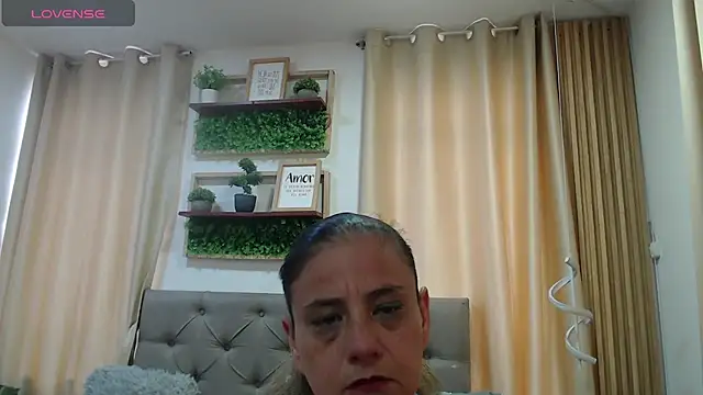 sasi_luna webcam