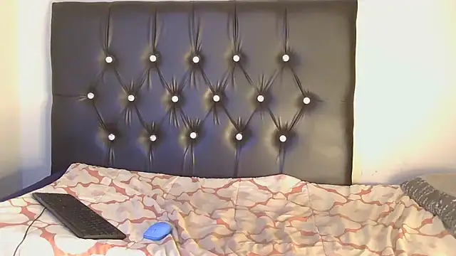 MilfGripMachinee webcam