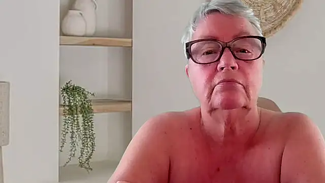Mystery-Grandmother webcam