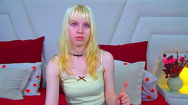 hannahhollis - HannahHollis's free webcam - UK Sex Cams