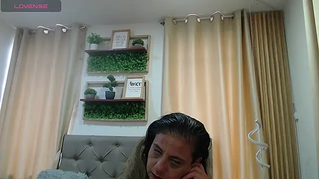 sasi_luna webcam