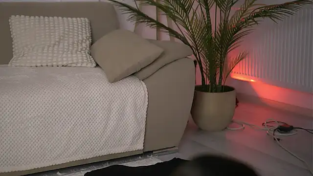 DeborahLowe live cam on StripChat