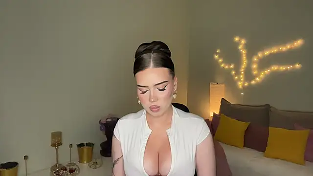 mistress_of_hearts live cam on StripChat