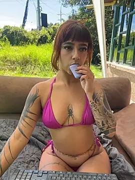 AliceMrtnz webcam