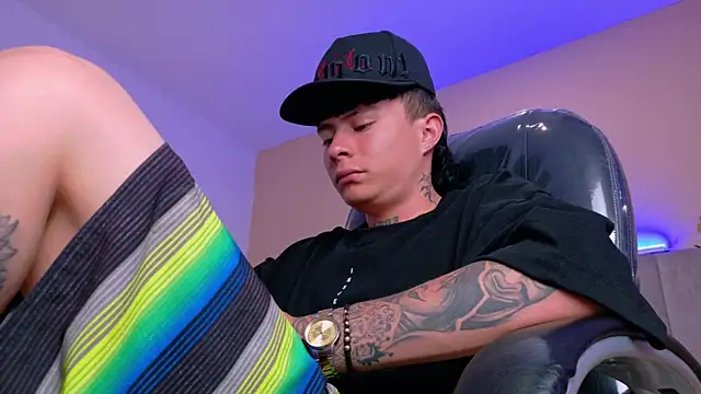 Nascary_Fox webcam