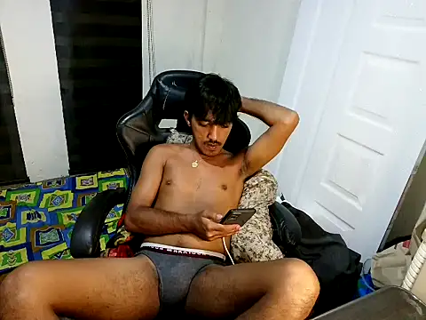 Spicy_RowyCam live cam on StripChat