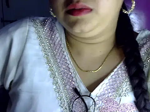 Cute_Aliyaa webcam