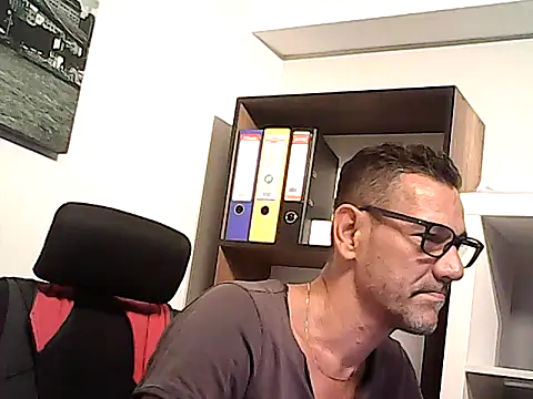 mastercharisma35 live cam on StripChat