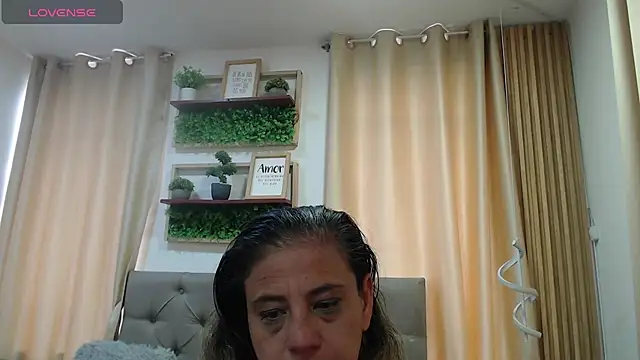 sasi_luna webcam