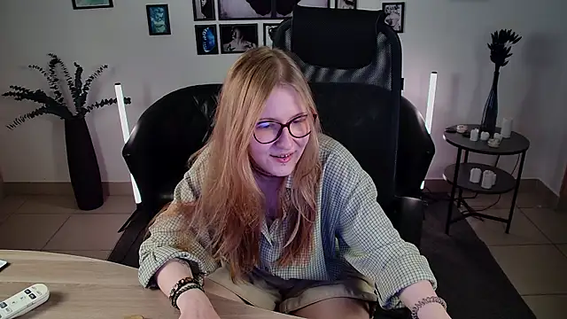 lanafitch - Lanafitch's free webcam - UK Sex Cams