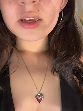 Little_Noaa Live Web Cam Show