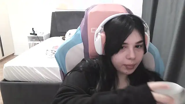 LunarMia webcam