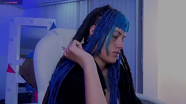 _sharlotte777 live cam on StripChat