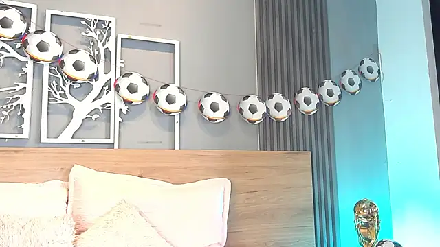 Elise-Leyton webcam