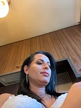 Hotmomcheckk_ webcam