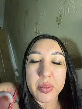 Naughtbaby_2025 webcam