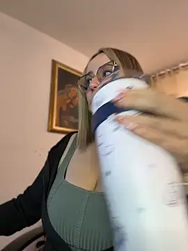 CurvyLust_x webcam