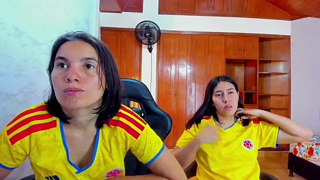 Soffy_and_Emily webcam
