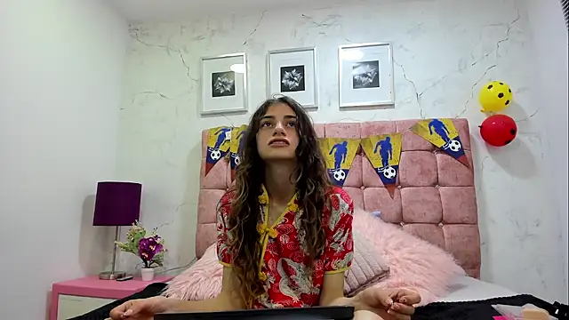 KatalinaLaurent webcam