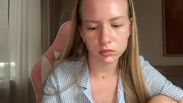DarimBlondie webcam