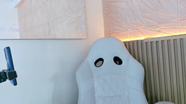 Gaviluc_ live cam on StripChat