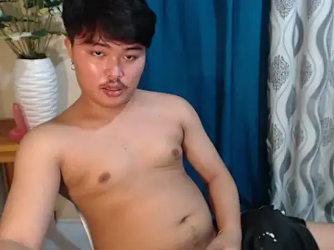 urasianjohnny live cam on StripChat