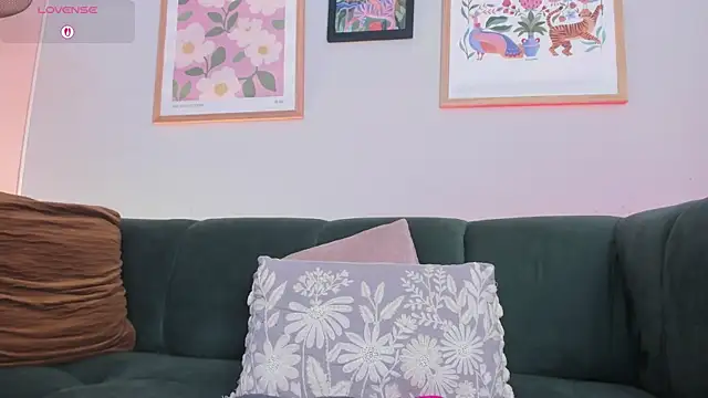 Tiffany_Low webcam