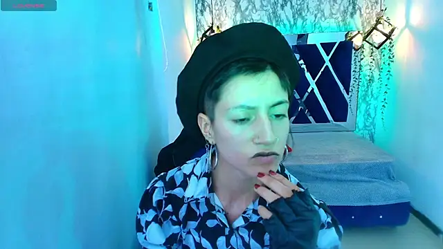 Fieramadame live cam on StripChat