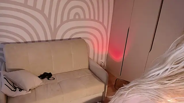 QueenSerenaa webcam