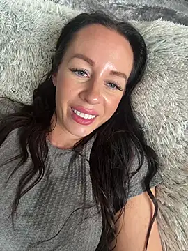 Charming_ScarlettX webcam