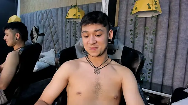 MarkLaurens live cam on StripChat