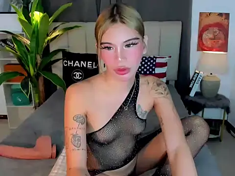 SiennaBlair live cam on StripChat