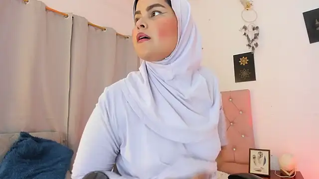 AishaAmin_ webcam