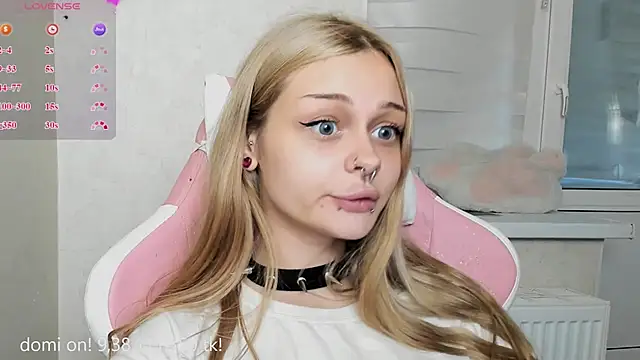 MelonyEmo webcam