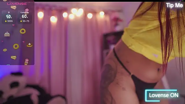 nahomy_2308 webcam
