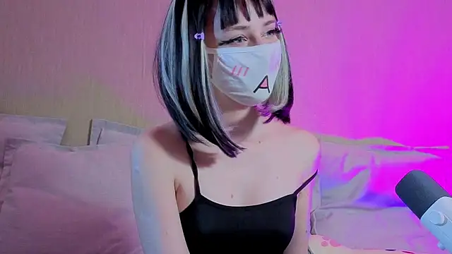 LunaNyanmi webcam