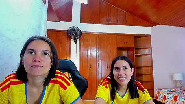 Soffy_and_Emily webcam