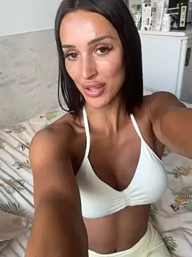 aliyahmoon webcam