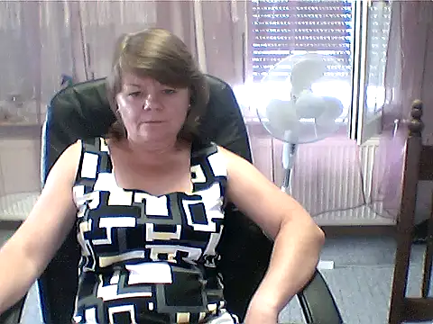 MoonLady40 webcam