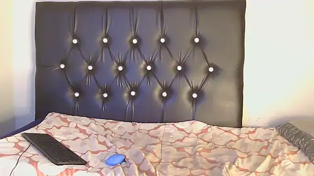 MilfGripMachinee webcam