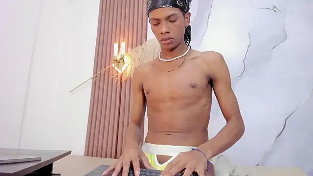 Cuteboyhenrik_os webcam