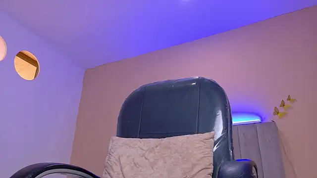Nascary_Fox webcam